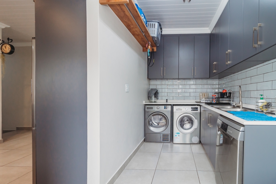 3 Bedroom Property for Sale in Blue Mountain Village Western Cape